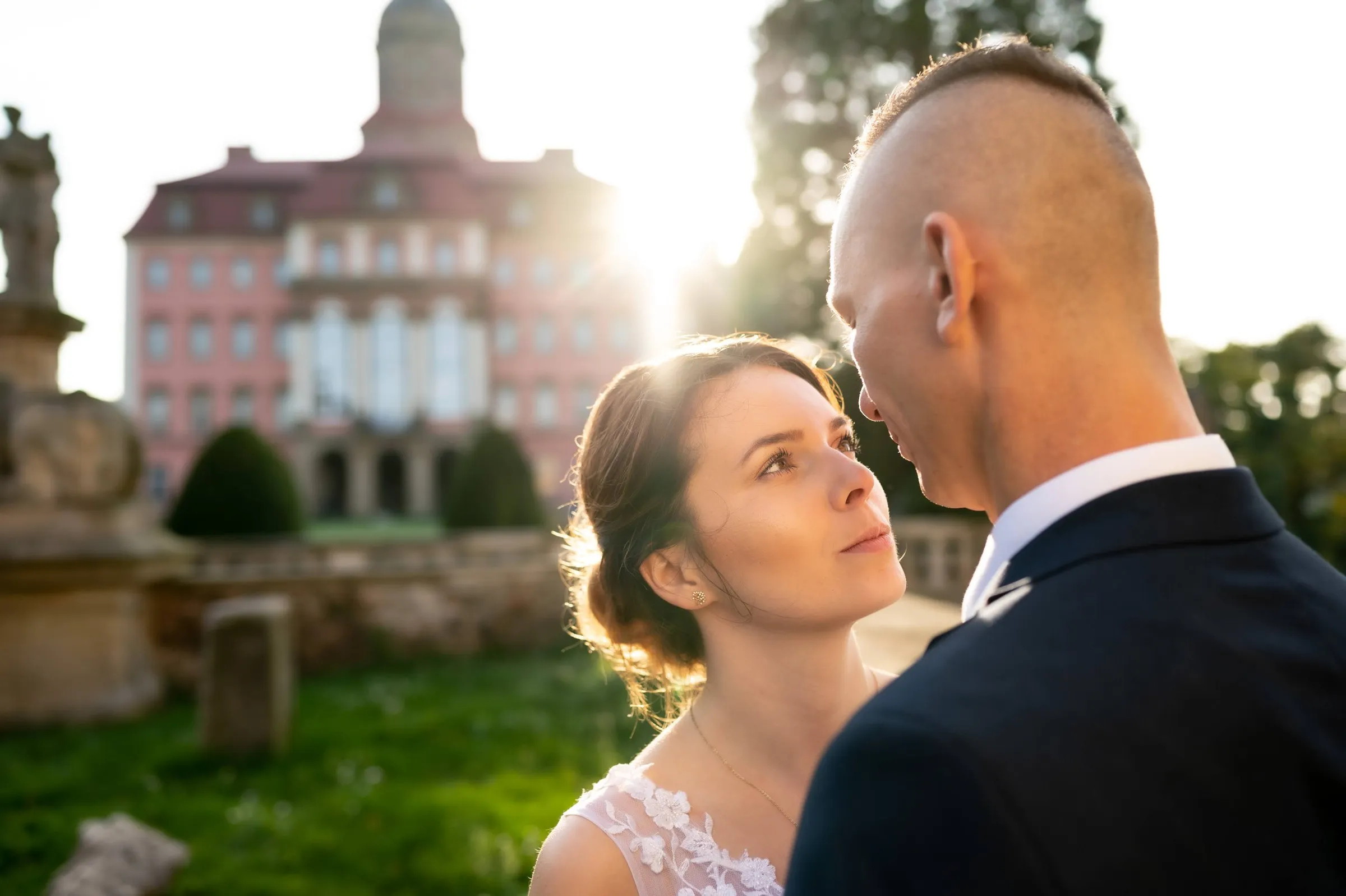 Portret pary młodej, w tle Zamek Książ