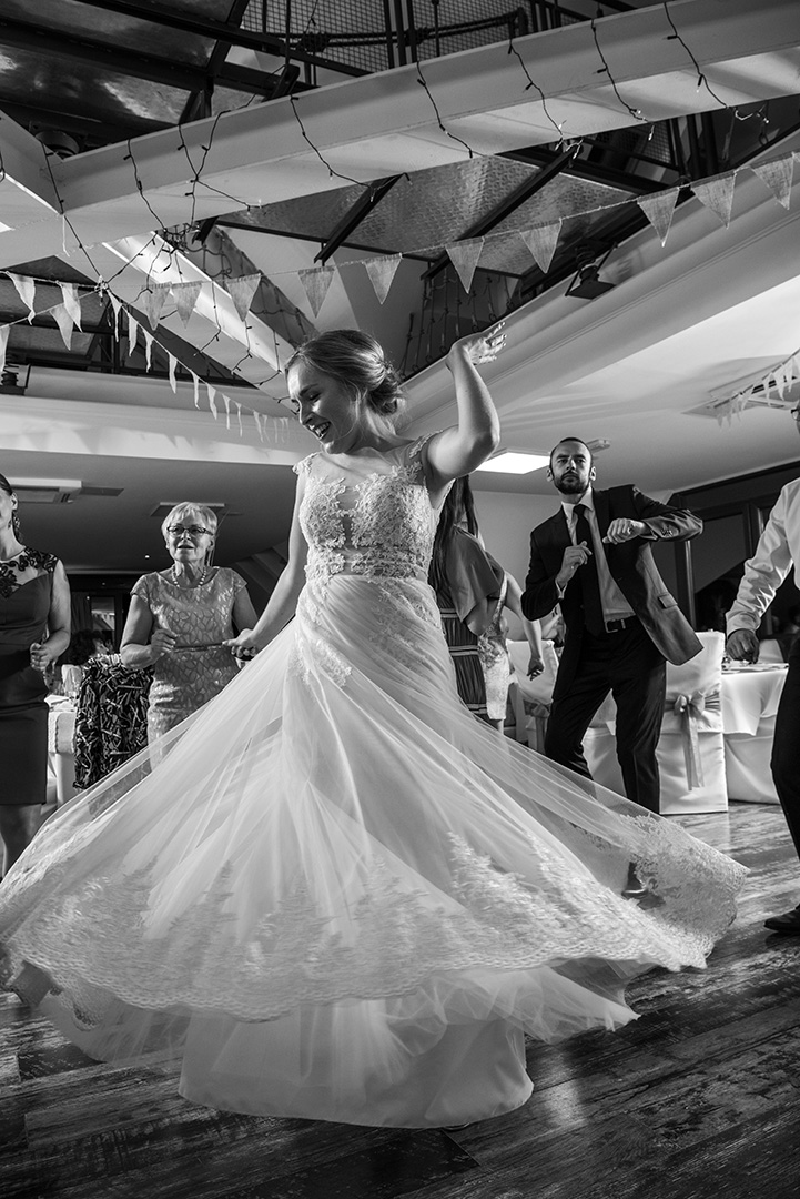 zabawy weselne fotografia slubna swidnica walbrzych wroclaw jonczyk – wesele – 1030 zabawy weselne wesele - fotograf ślubny - fotografia ślubna - zdjecia podczas wesela
