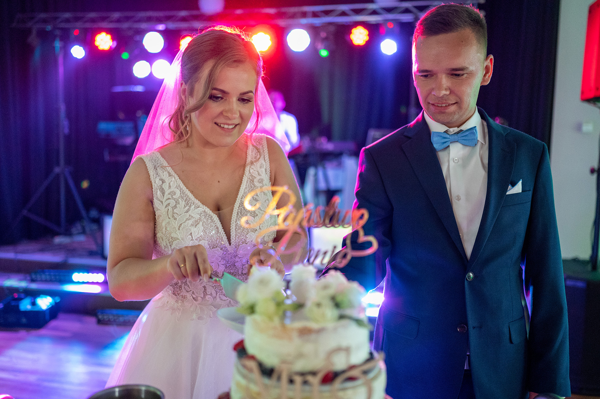 tort weselny fotografia slubna swidnica walbrzych wroclaw jonczyk – wesele – 1204 tort weselny wesele - fotograf ślubny - fotografia ślubna - zdjecia podczas wesela