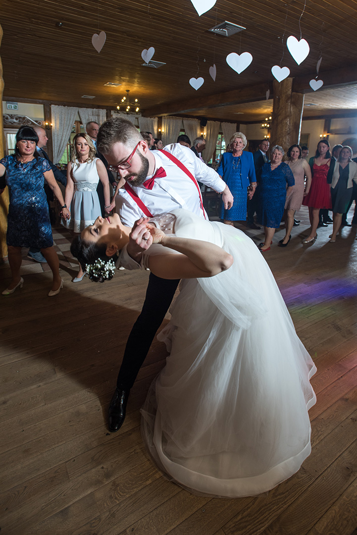 pierwszy taniec wesele - fotograf ślubny - fotografia ślubna - zdjecia podczas wesela