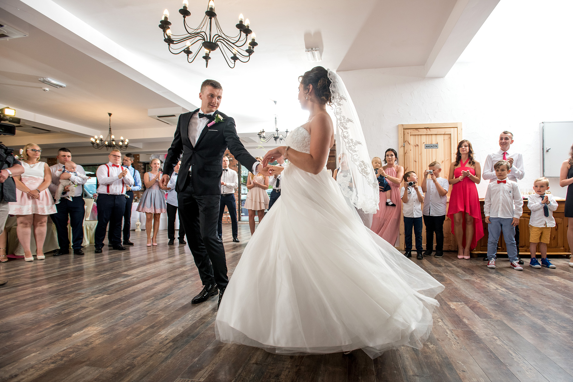 fotografia slubna swidnica walbrzych wroclaw jonczyk – wesele – 526 wesele - fotograf ślubny - fotografia ślubna - zdjecia podczas wesela