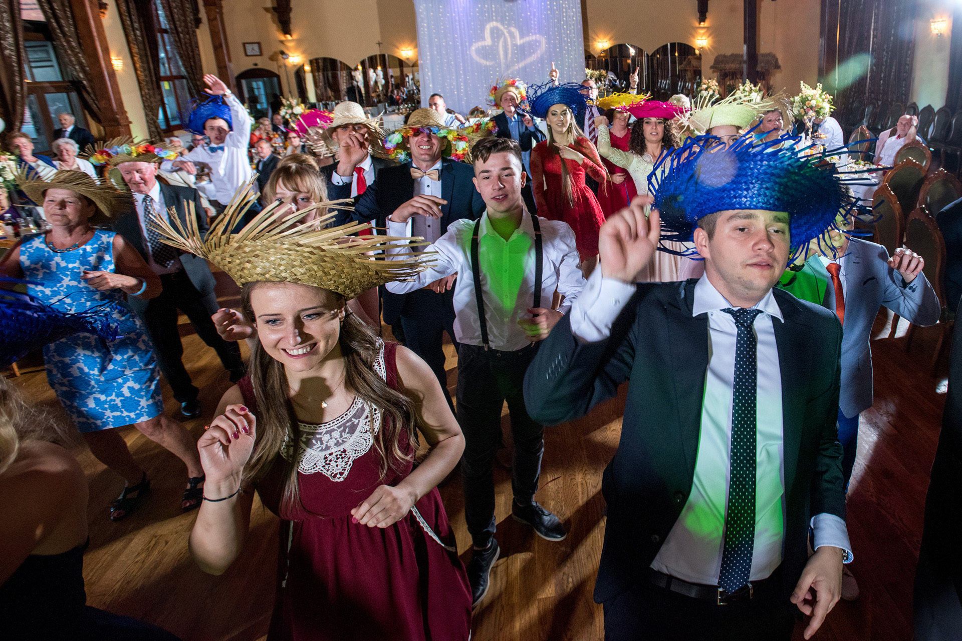 zabawy weselne fotografia slubna swidnica walbrzych wroclaw jonczyk – wesele – 772 zabawy weselne wesele - fotograf ślubny - fotografia ślubna - zdjecia podczas wesela