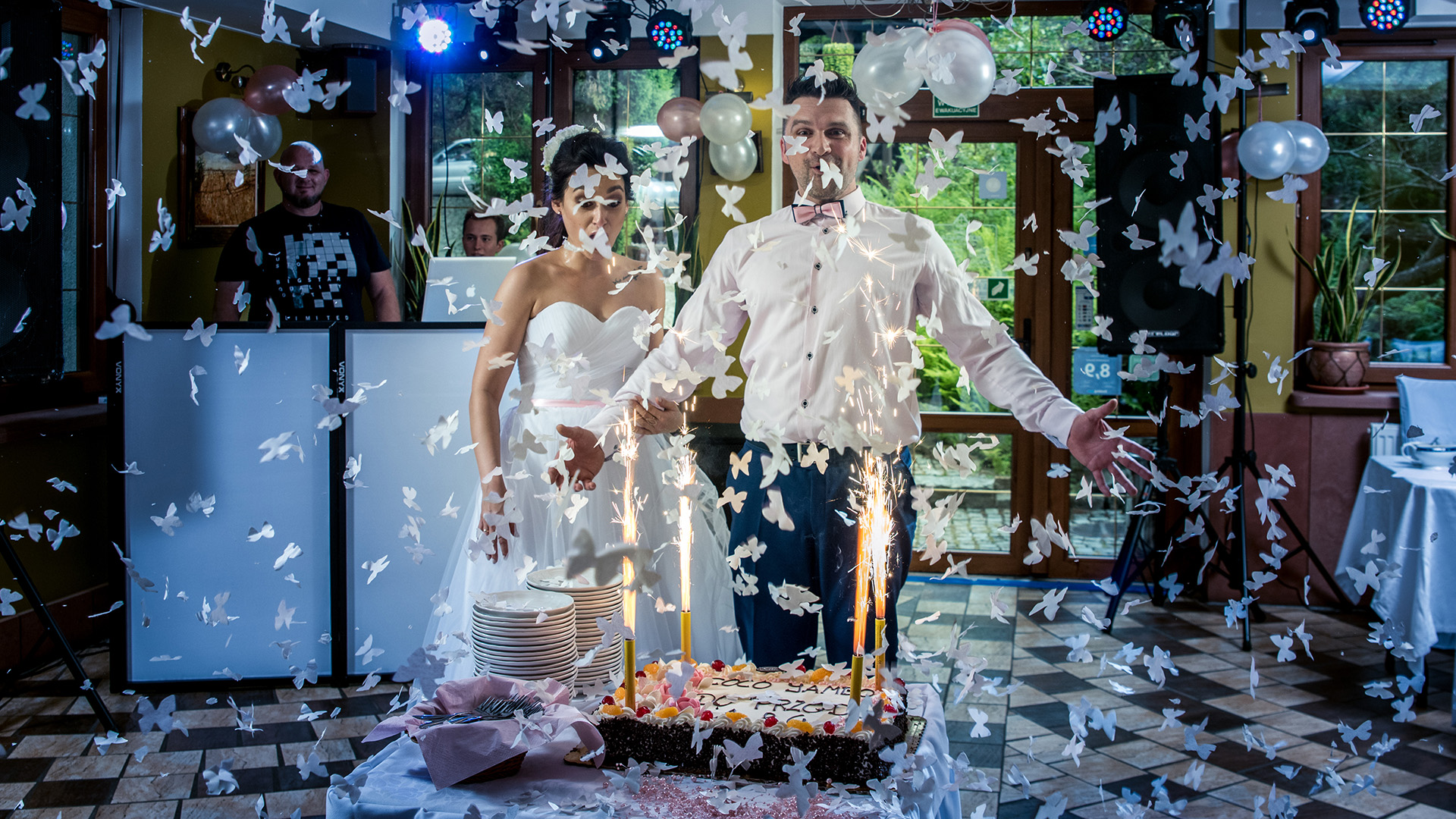 tort weselny fotografia slubna swidnica walbrzych wroclaw jonczyk – wesele – 790 tort weselny wesele - fotograf ślubny - fotografia ślubna - zdjecia podczas wesela